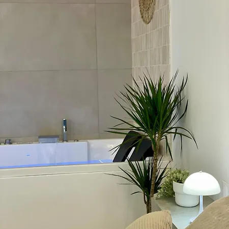 Romantic & Jungle شقة *